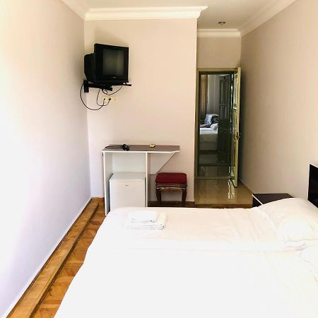 Hotel Dolphin Batumi Exterior photo