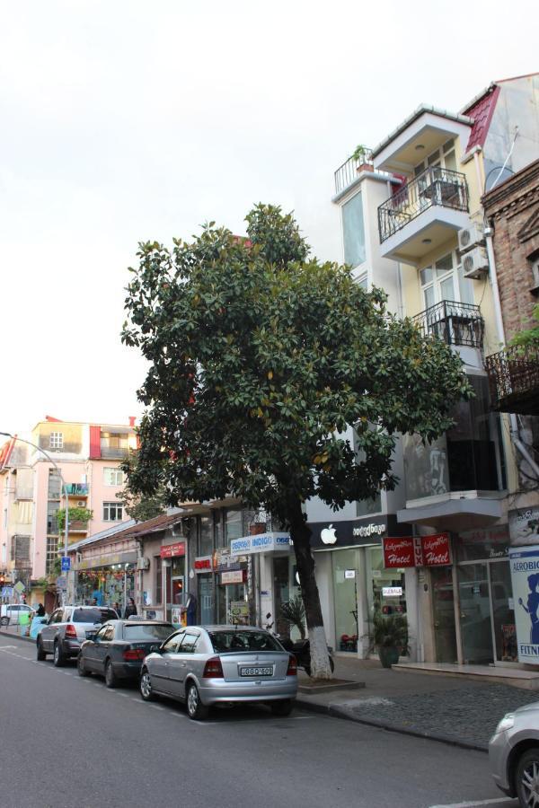 Hotel Dolphin Batumi Exterior photo