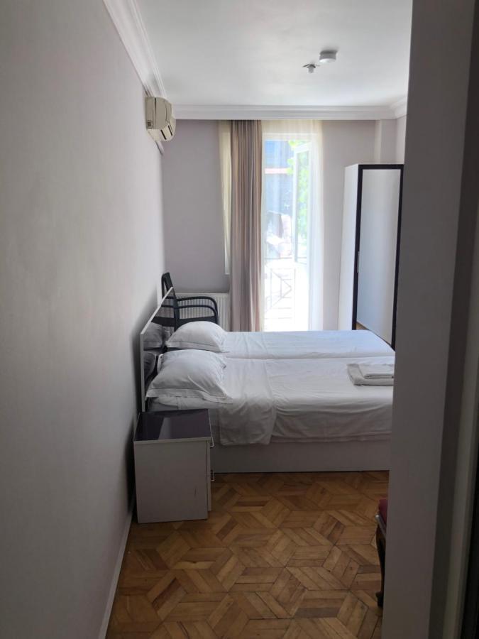 Hotel Dolphin Batumi Exterior photo