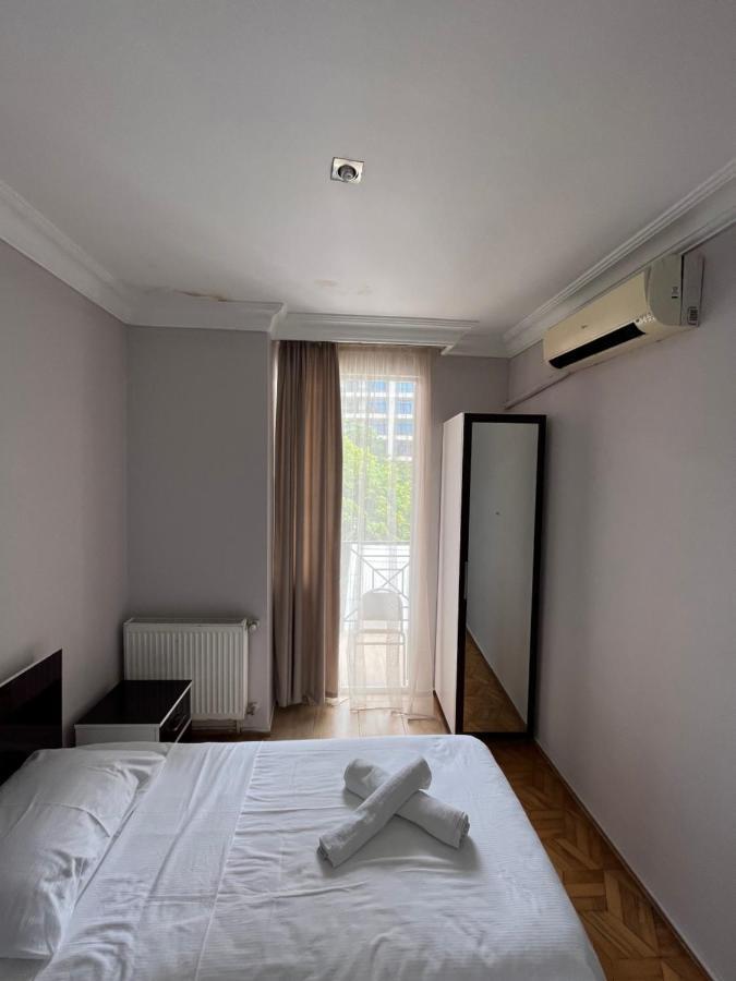 Hotel Dolphin Batumi Exterior photo
